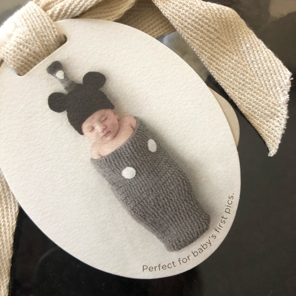 Swaddle with Beanie - Picture 2 of 2